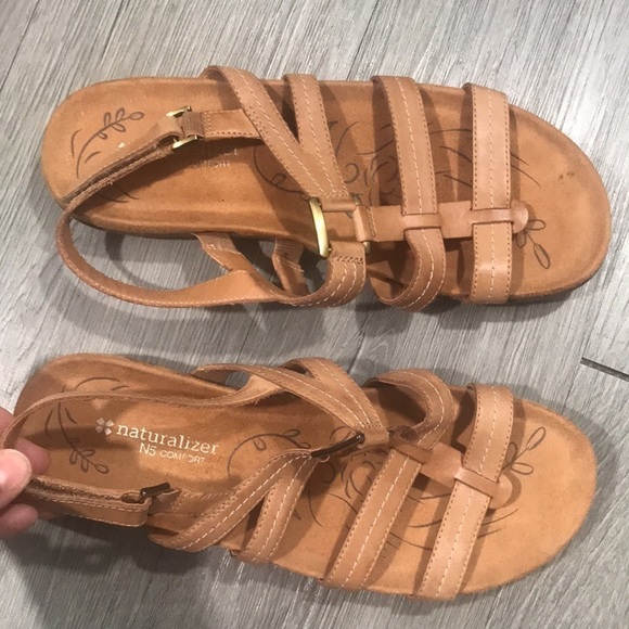 Naturalizer Every Brown Leather Adjustable Sandals - Picture 2 of 9